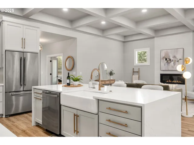 $995,000 | 2051 Majestic Place, Eugene, OR 97403