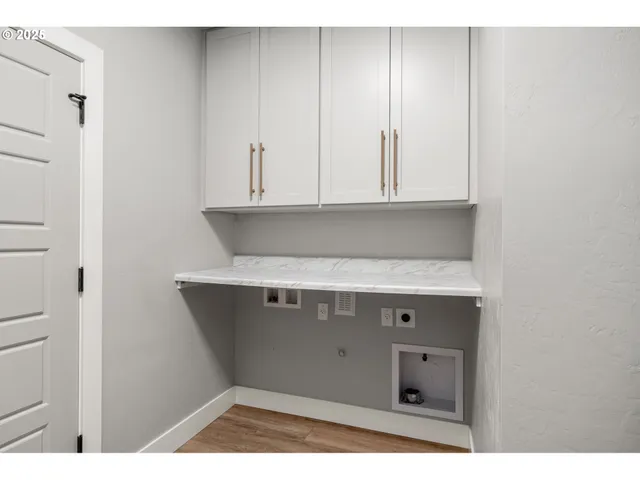 $995,000 | 2051 Majestic Place, Eugene, OR 97403