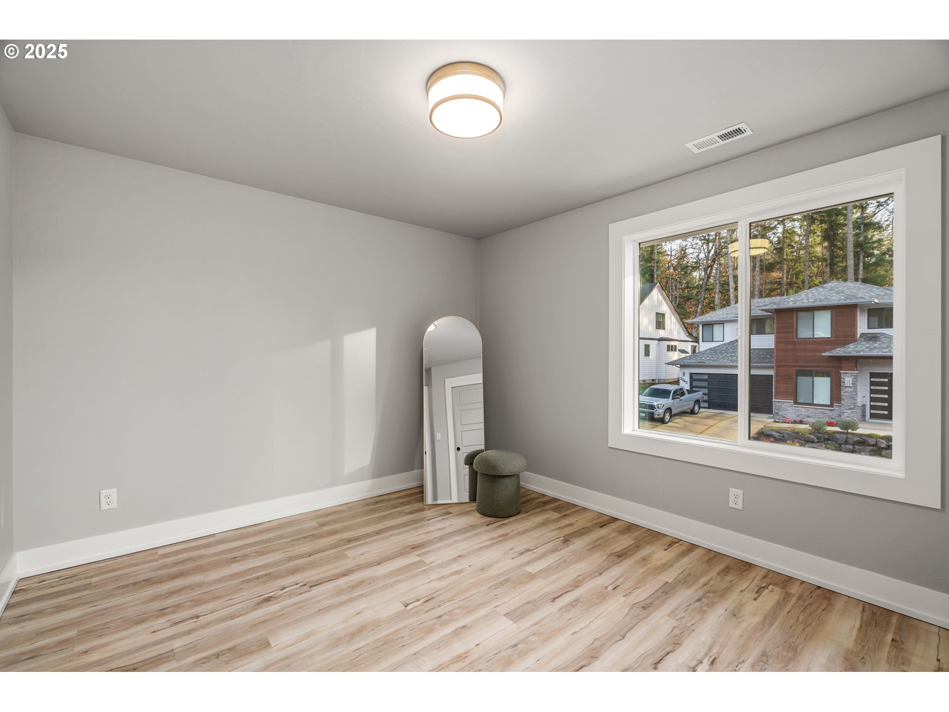 2051 Majestic Place Eugene, OR 97403 - Photo 29 of 45 Bedroom