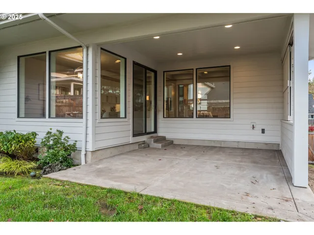 $995,000 | 2051 Majestic Place, Eugene, OR 97403