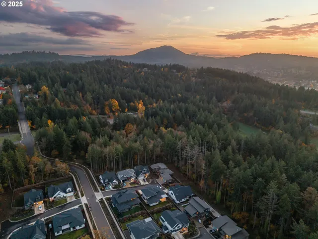 $995,000 | 2051 Majestic Place, Eugene, OR 97403