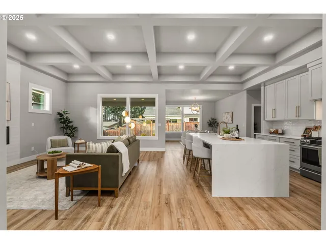 $995,000 | 2051 Majestic Place, Eugene, OR 97403