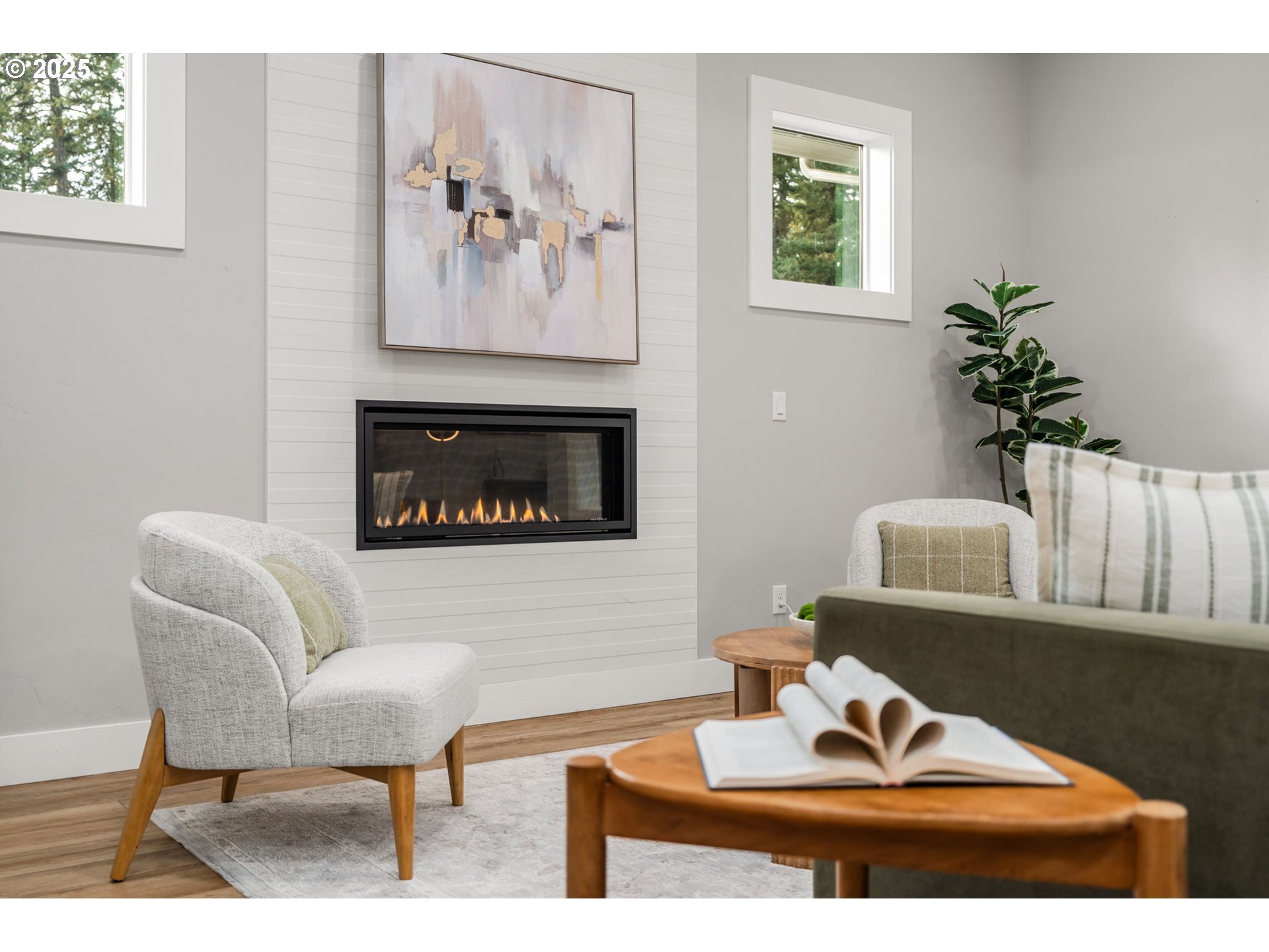 2051 Majestic Place Eugene, OR 97403 - Photo 8 of 45 Living Room