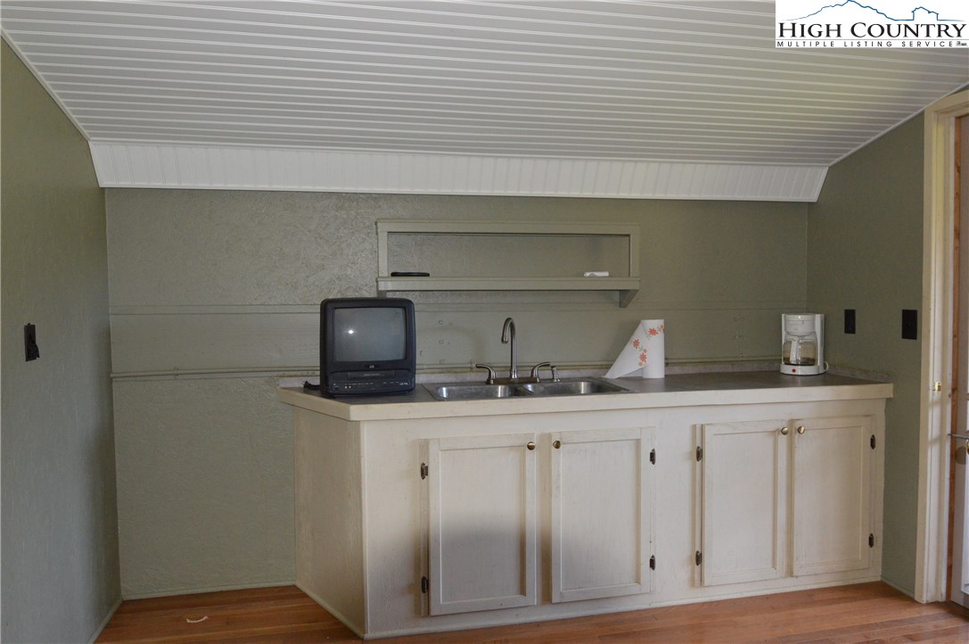 352 Woodruff Road Glade Valley, NC 28627 - Photo 16 of 30 Gallery Image 16