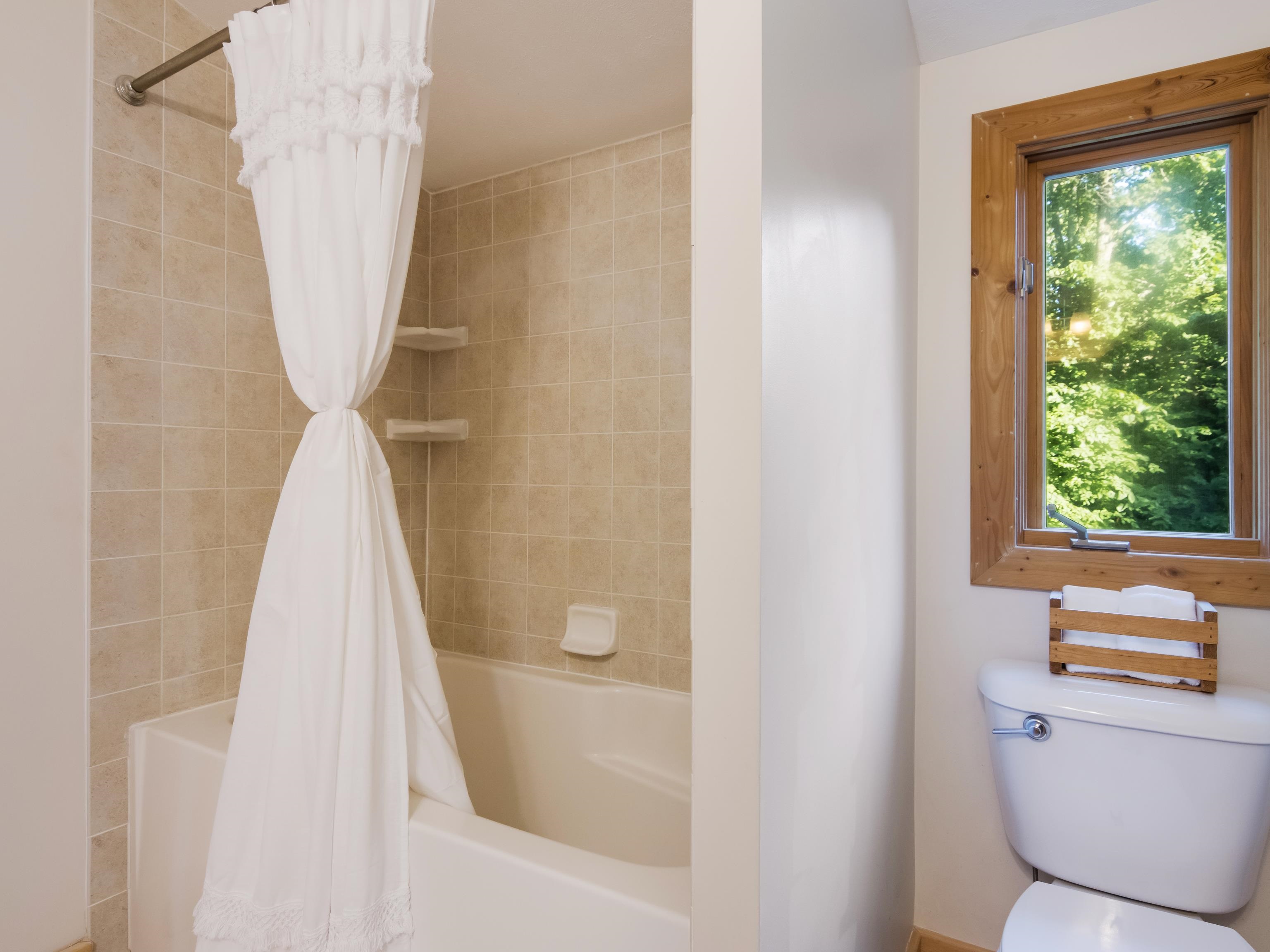 1229 South Ridge Court Traverse City, MI 49696 - Photo 16 of 34 Gallery Image 16