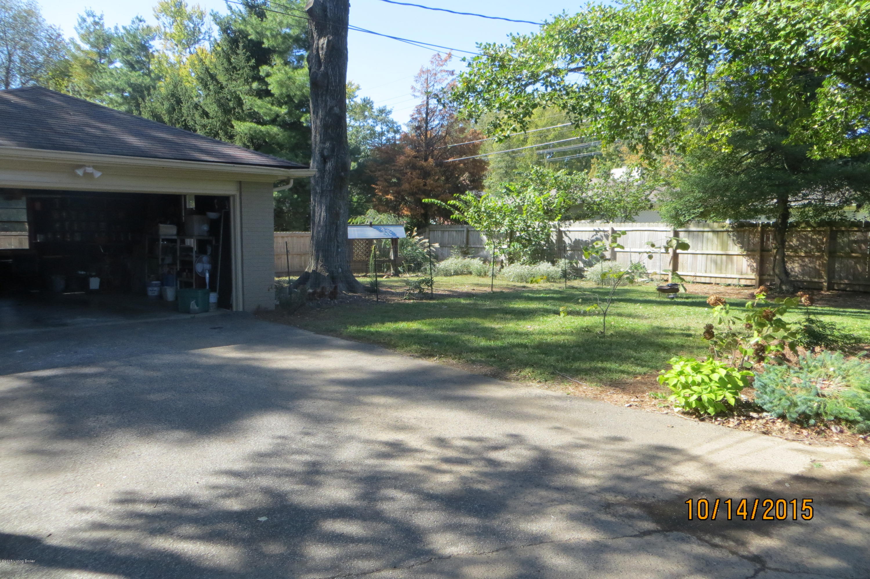 738 Wicklow Road Louisville, KY 40207 - Photo 10 of 33 008