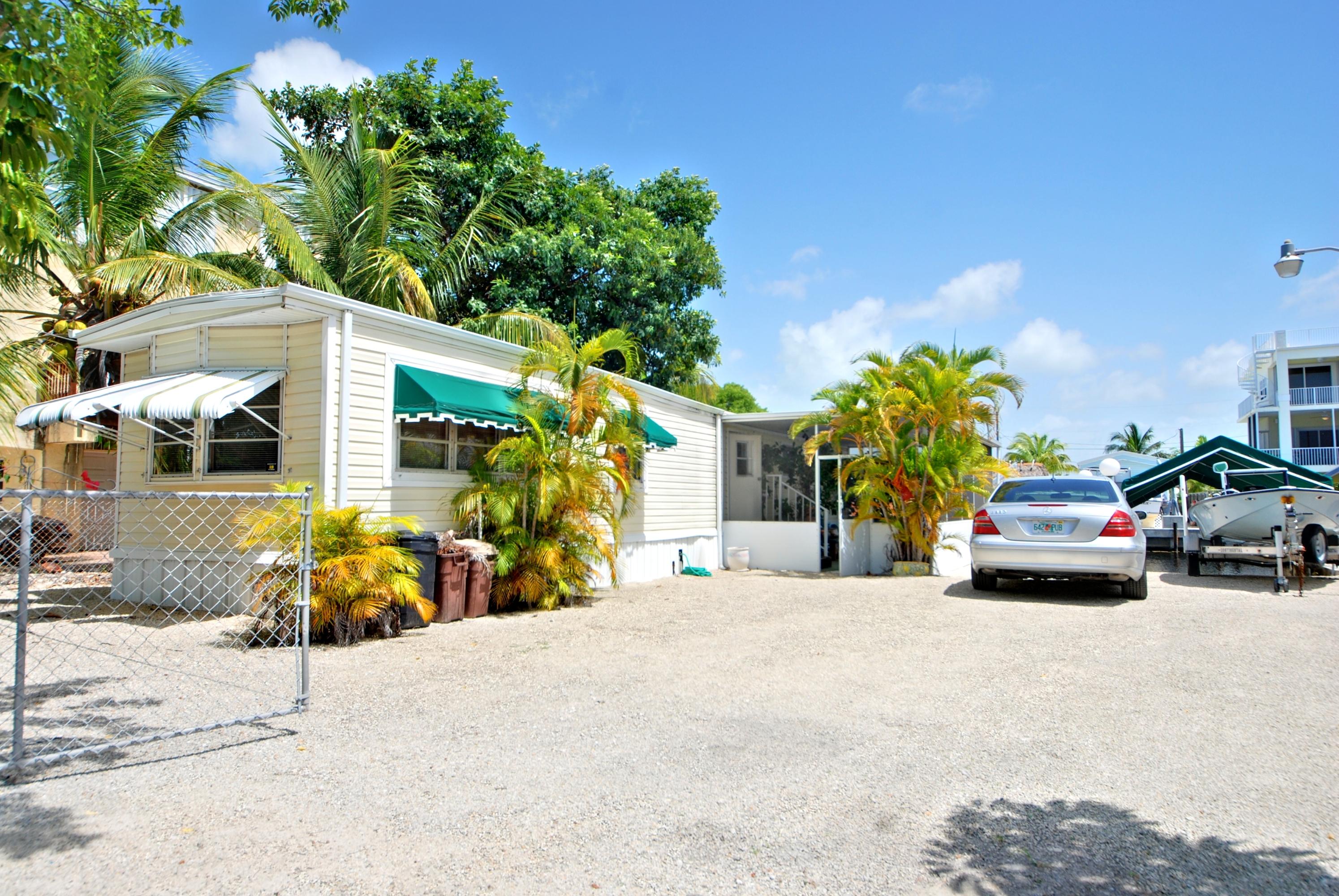 19 Pelican Road Key Largo, FL 33037 - Photo 1 of 12 front
