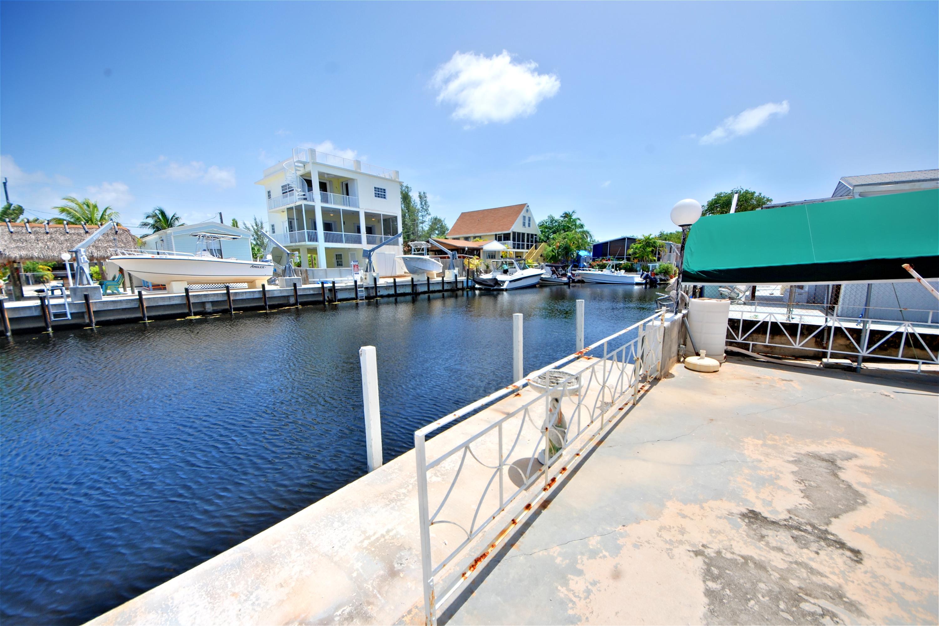 19 Pelican Road Key Largo, FL 33037 - Photo 3 of 12 dock