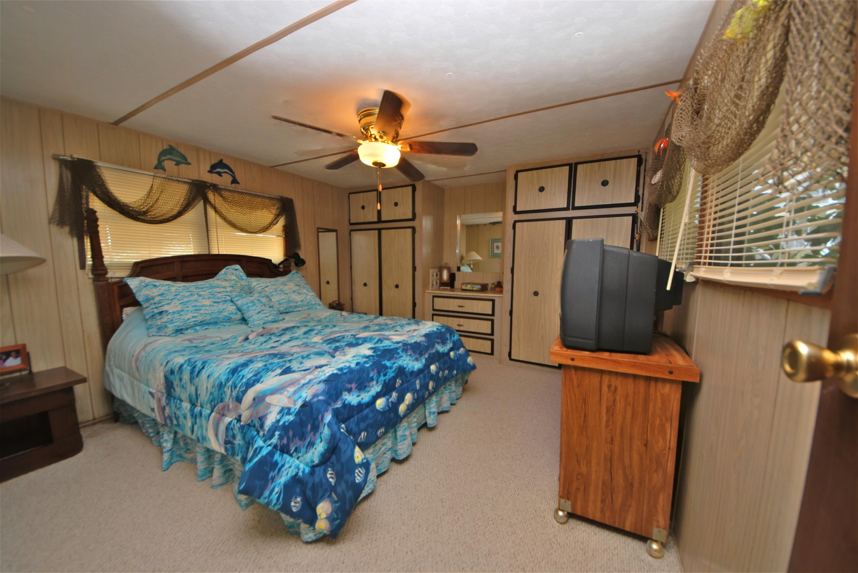 19 Pelican Road Key Largo, FL 33037 - Photo 9 of 12 Master Bedroom