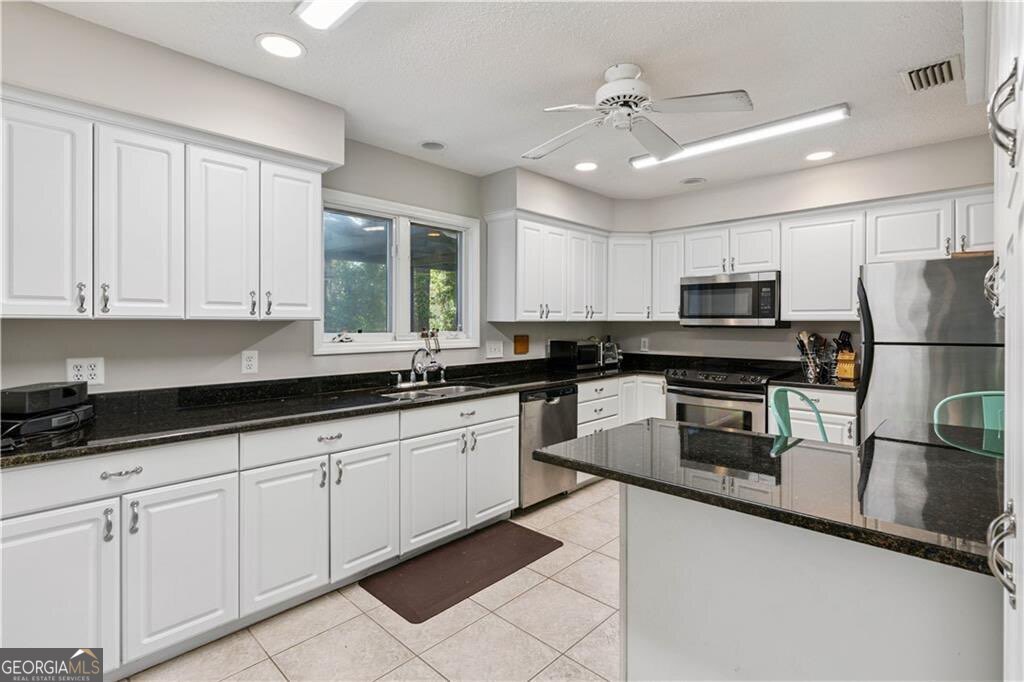 225 West Point Drive St. Simons Island, GA 31522 - Photo 13 of 48