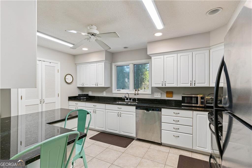 225 West Point Drive St. Simons Island, GA 31522 - Photo 9 of 48