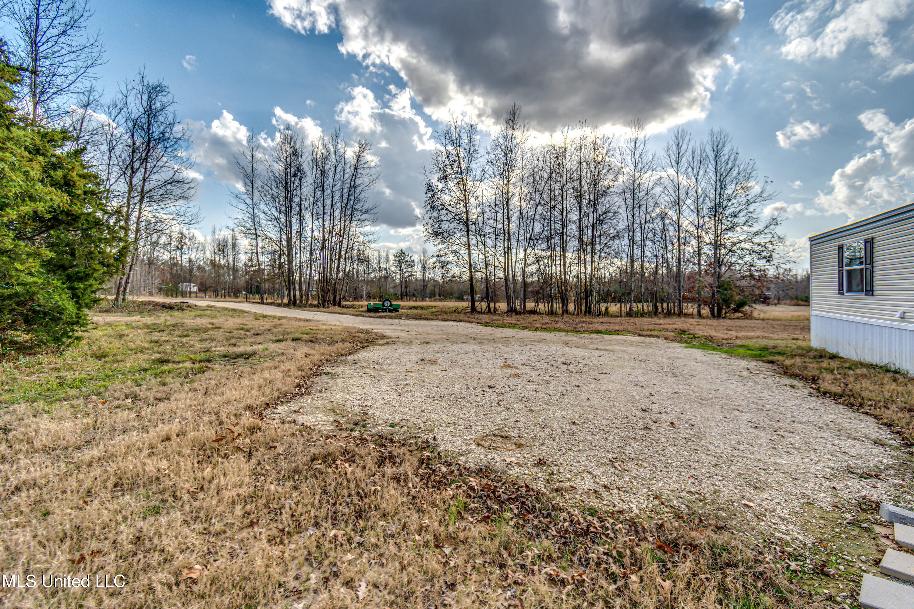 249 Brown Road West Canton, MS 39046 - Photo 9 of 67 DD8727B8-F7E7-4D0B-A11E-4B8D40013AA7
