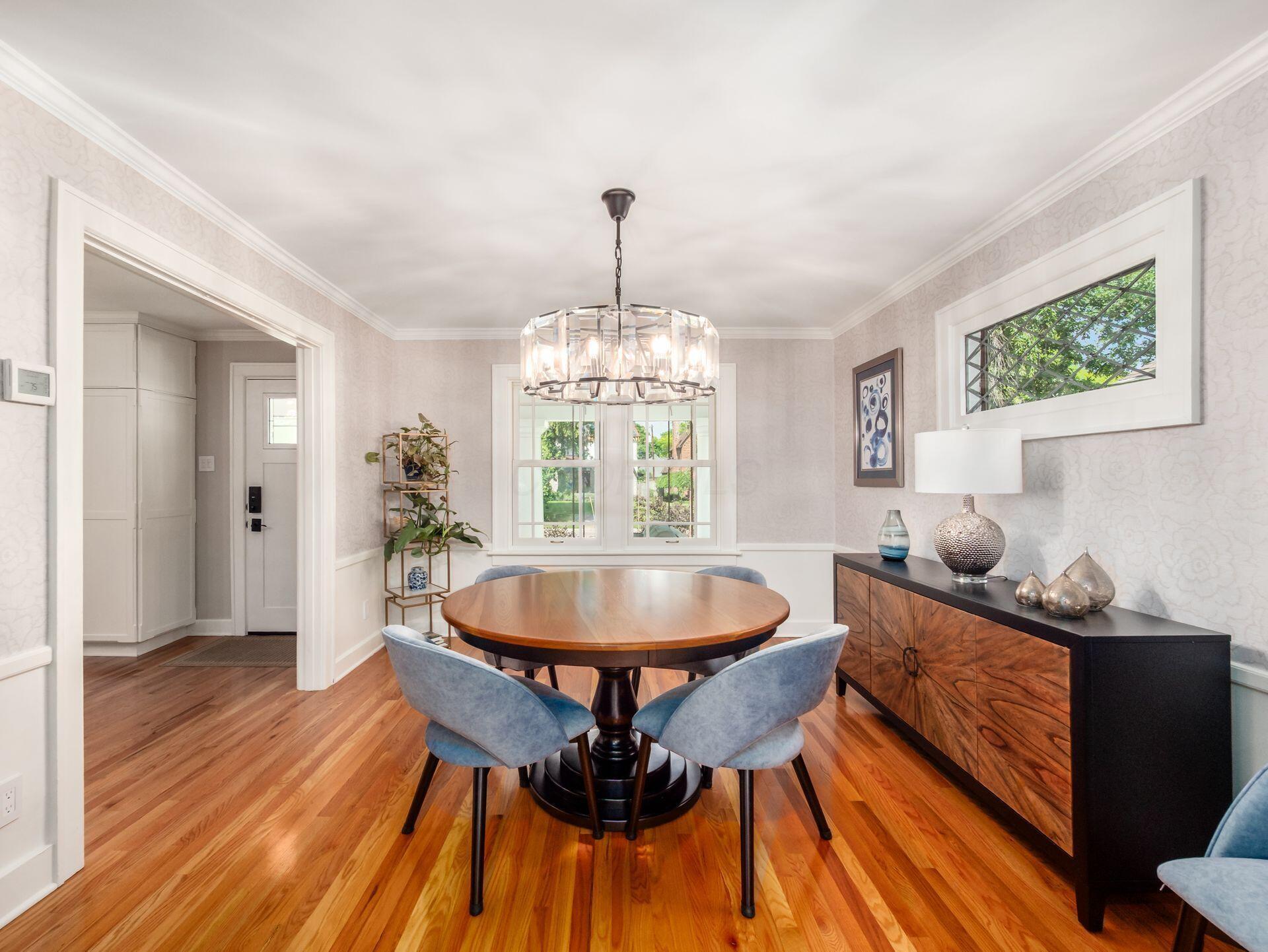 180 South Ardmore Road Columbus, OH 43209 - Photo 10 of 45 Dining Room - Alternate View