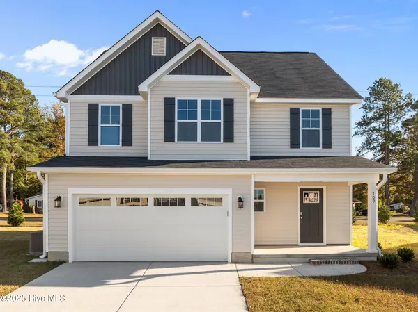 $347,700 | 709 Oleander Drive, Greenville, NC 27858