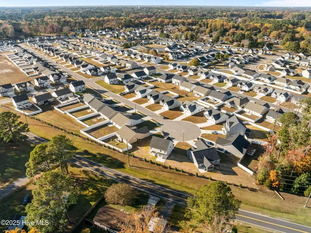 $347,700 | 709 Oleander Drive, Greenville, NC 27858