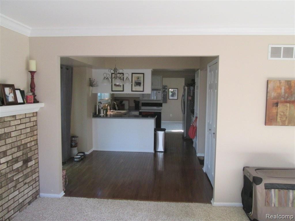 1253 Hathaway Rising Rochester, MI 48306 - Photo 5 of 13 eat in kitchen.JPG