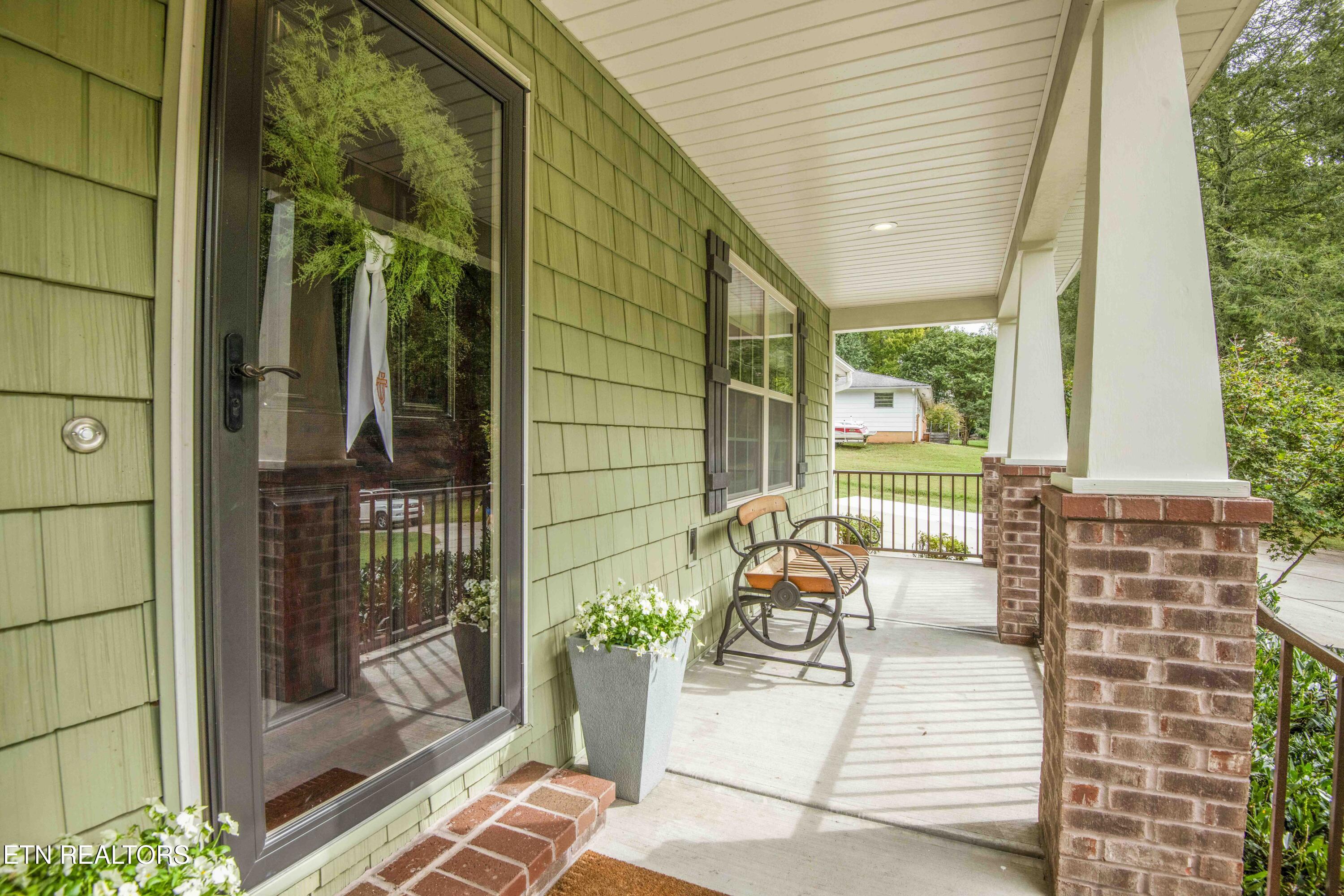 7515 Badgett Road Knoxville, TN 37919 - Photo 4 of 17 porch_1