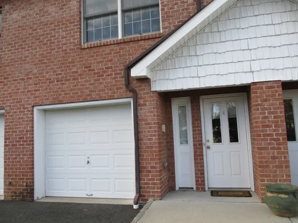 $3,000 | 525 Central Avenue, Unit TH5, Westfield, NJ 07090