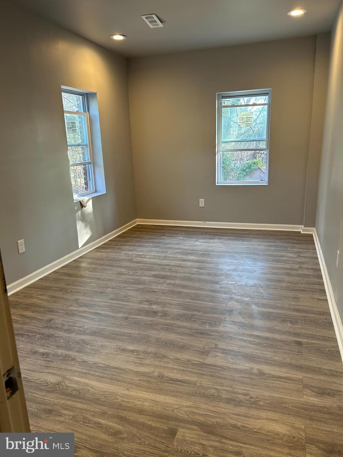 325 Rutherford Avenue Trenton, NJ 08618 - Photo 6 of 7 Gallery Image 6