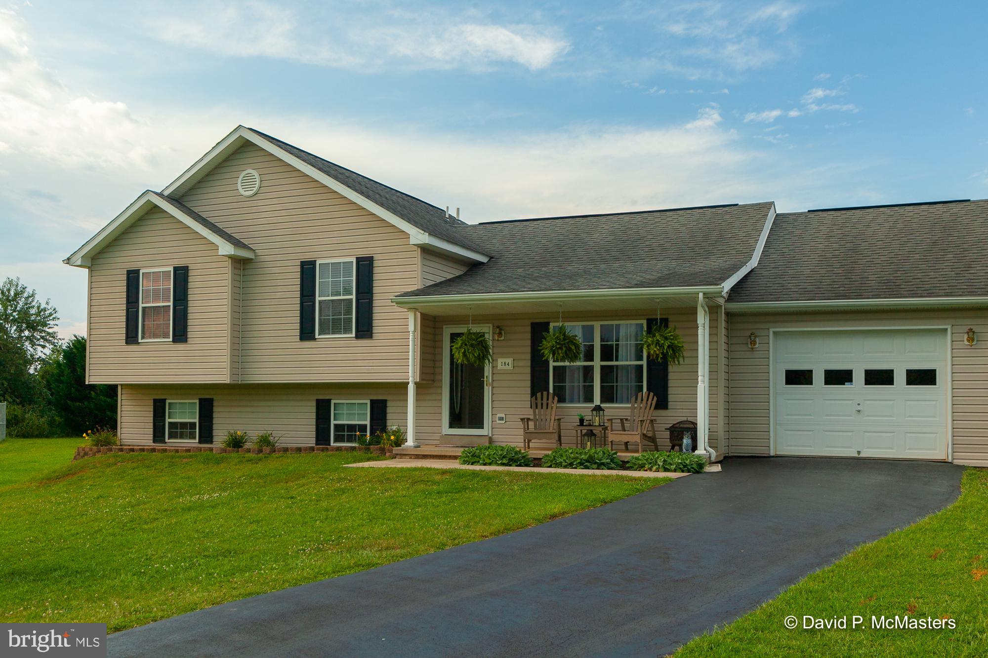 184 Jack Rabbit Lane Ranson, WV 25438 - Photo 3 of 47