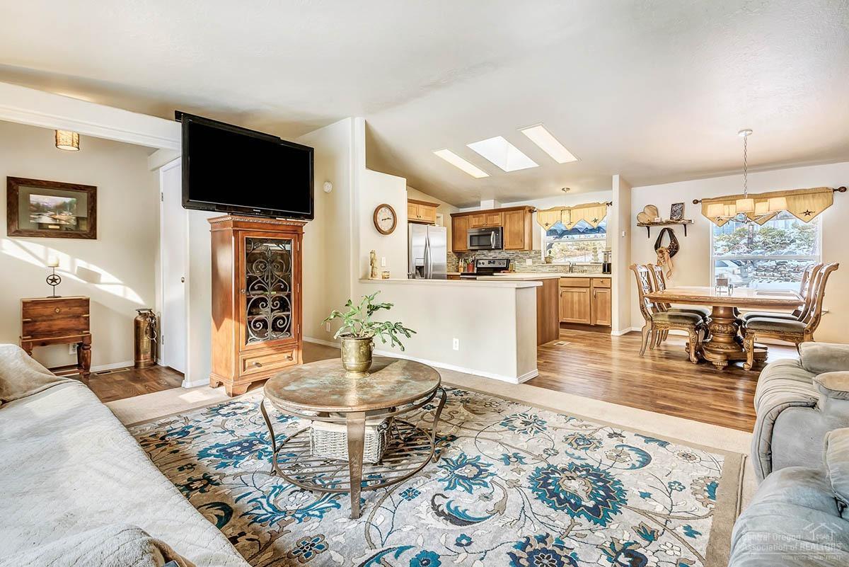 60098 Agate Road Bend, OR 97702 - Photo 8 of 25 Additional Photo