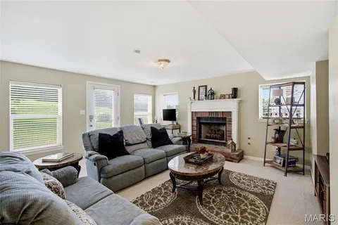 $625,000 | 444 Eagle Pointe Landing Drive, Eureka, MO 63025