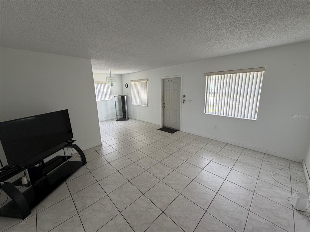 14850 Southwest 297th Street Homestead, FL 33033 - Photo 13 of 38