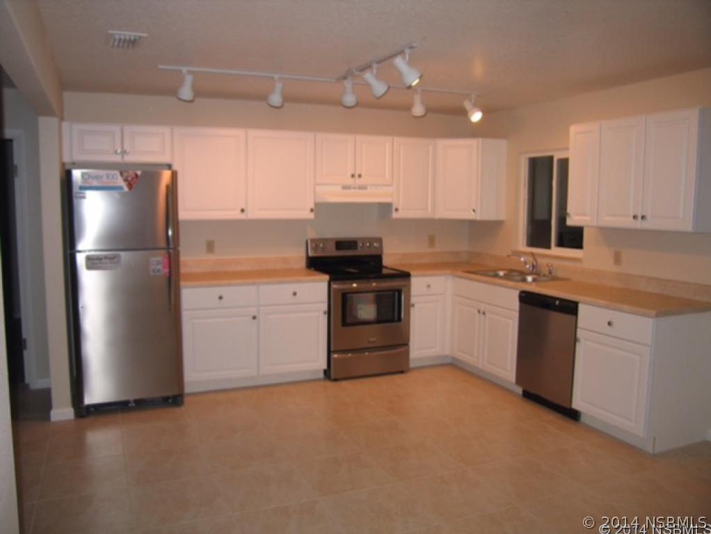 241 North Old County Road Edgewater, FL 32132 - Photo 4 of 18 Gallery Image 4