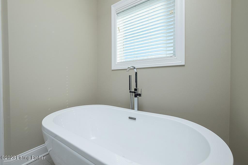 1817 Meremont Ridge Road Louisville, KY 40245 - Photo 18 of 73 Master Bath