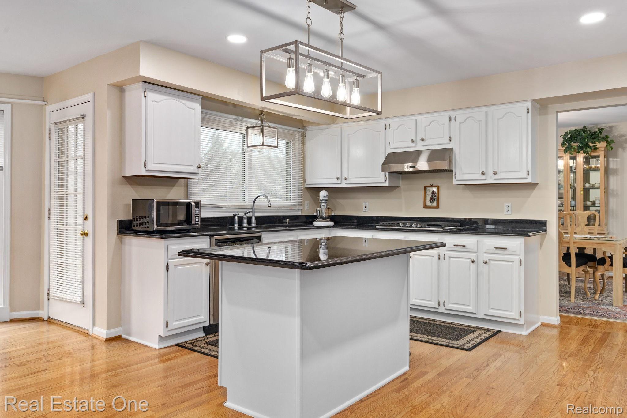 1245 Rothwell Drive Troy, MI 48084 - Photo 9 of 52 1245-Rothwell-Dr-12.JPG
