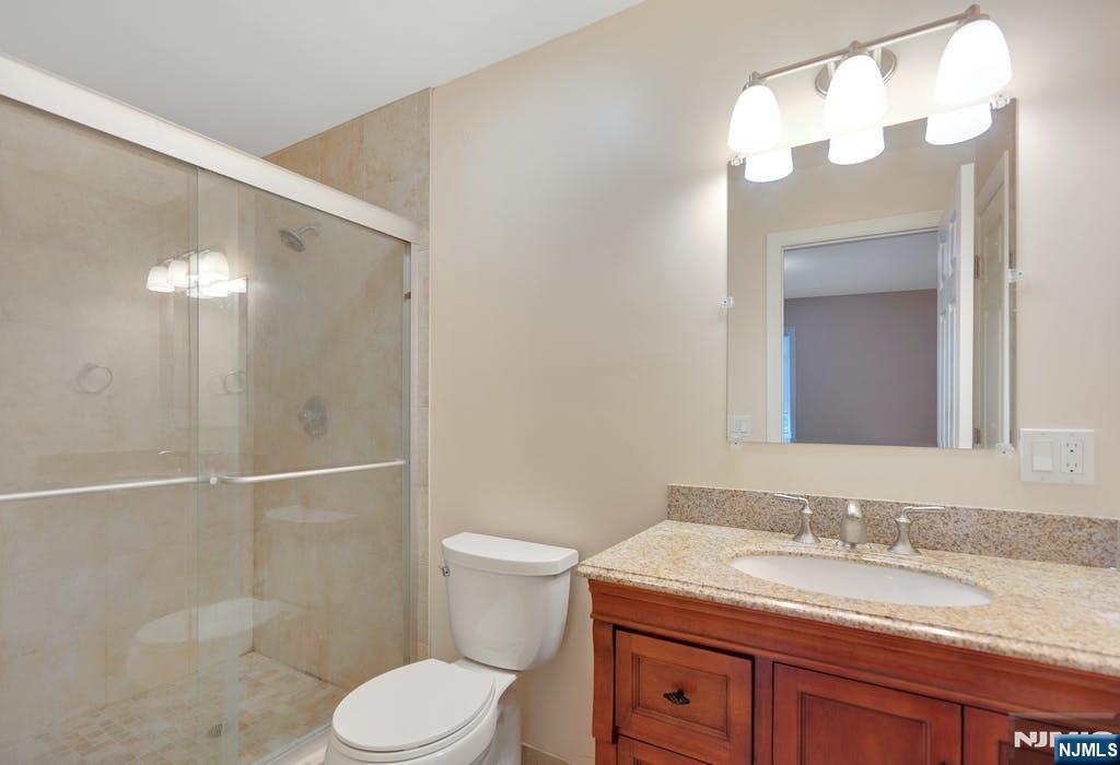 125 Lenox Avenue, Unit 2 Ridgewood, NJ 07450 - Photo 7 of 15 Gallery Image 7