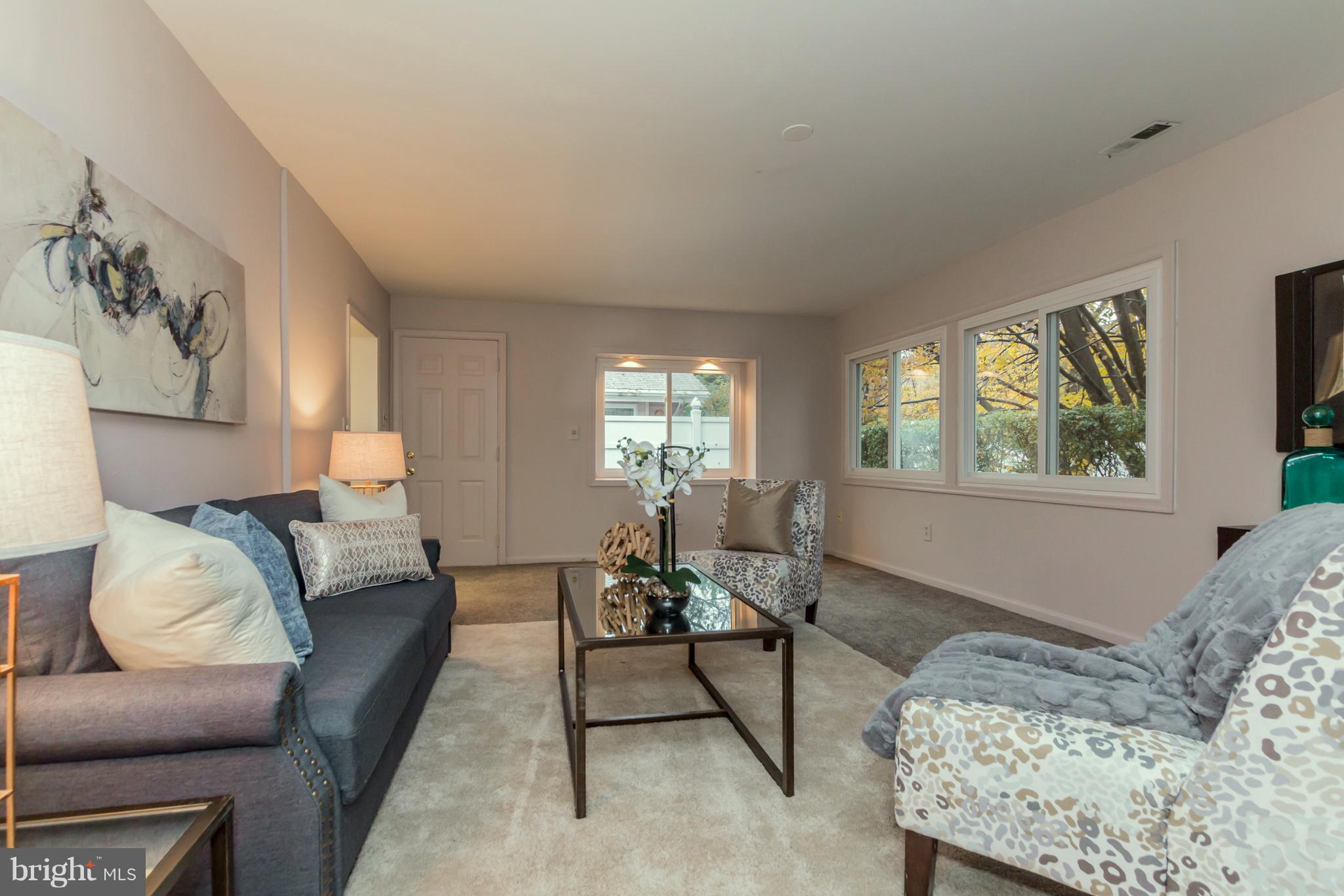 2809 Homecrest Circle Silver Spring, MD 20906 - Photo 15 of 31 Family room towards enclosed patio