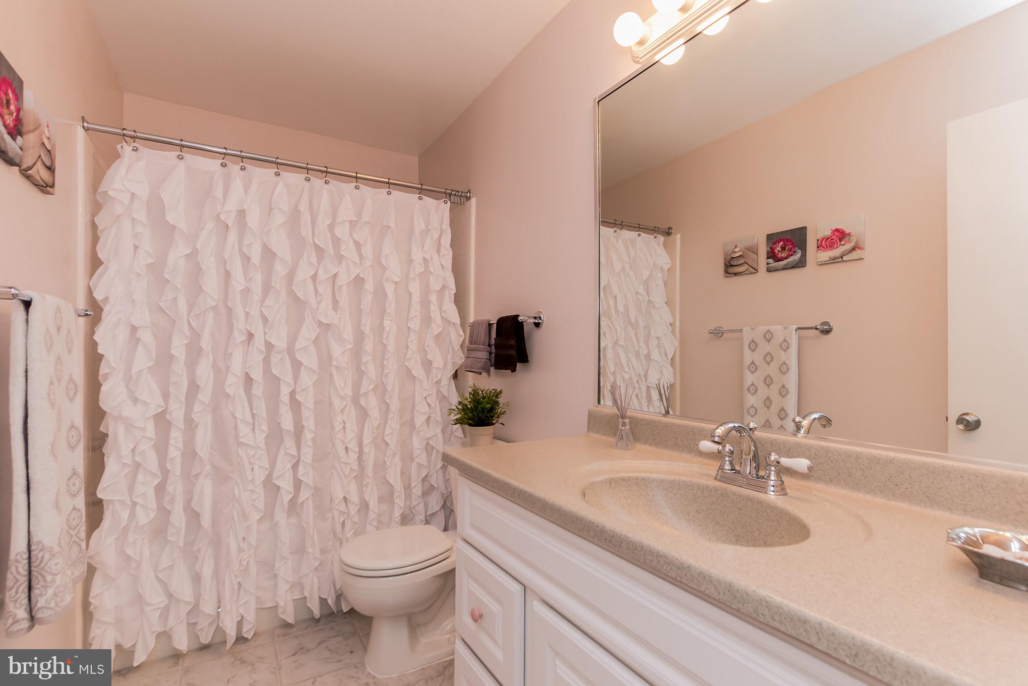 2809 Homecrest Circle Silver Spring, MD 20906 - Photo 23 of 31 Second full bathroom, off hallway