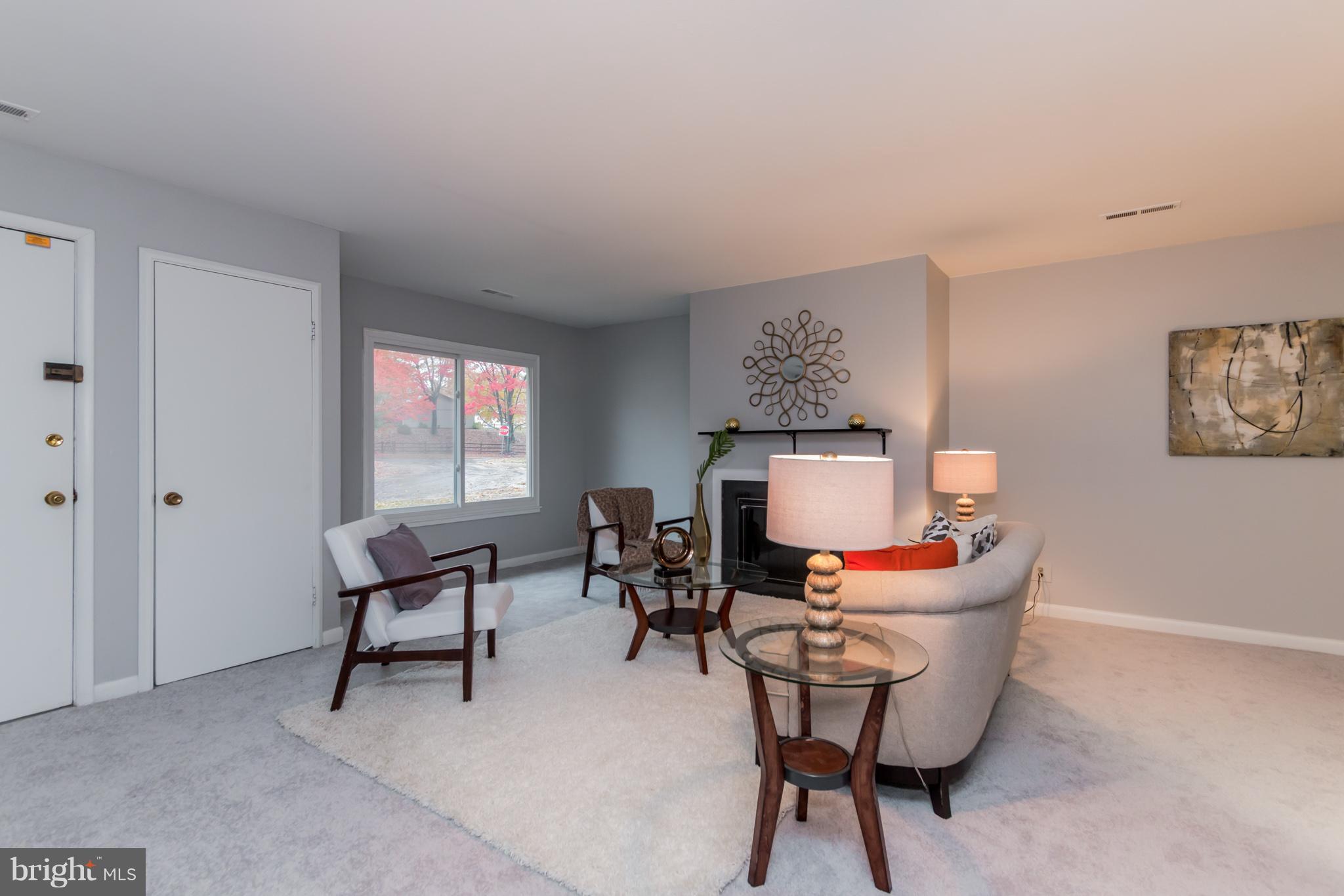 2809 Homecrest Circle Silver Spring, MD 20906 - Photo 5 of 31 Living room towards entrance