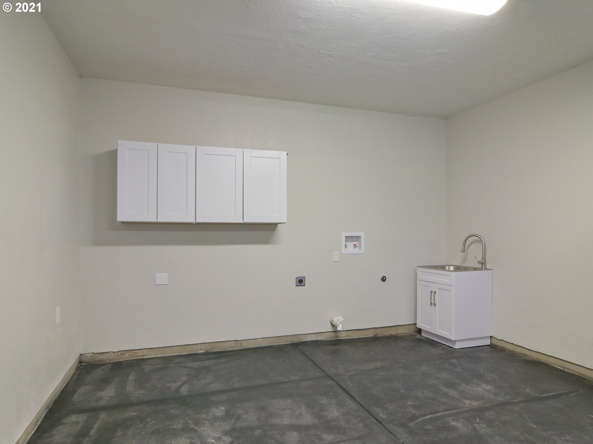 93100 River Road Junction City, OR 97448 - Photo 27 of 32 Gallery Image 27
