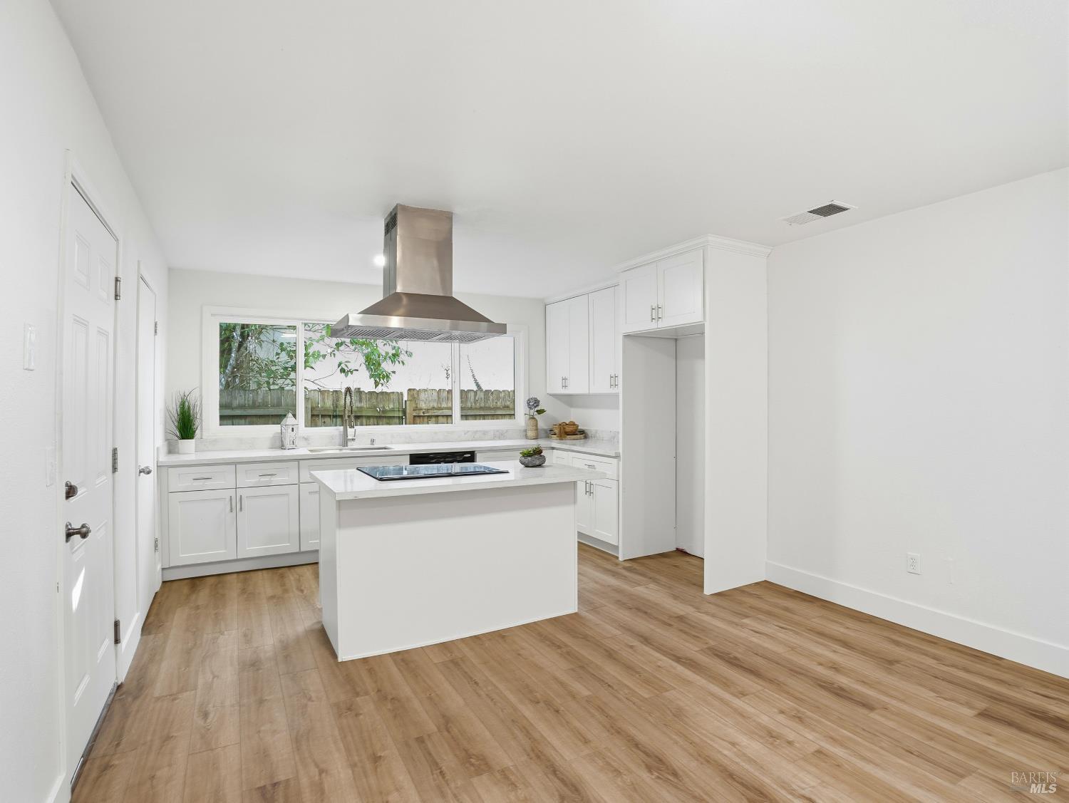 6041 Evelyn Avenue Rohnert Park, CA 94928 - Photo 4 of 36