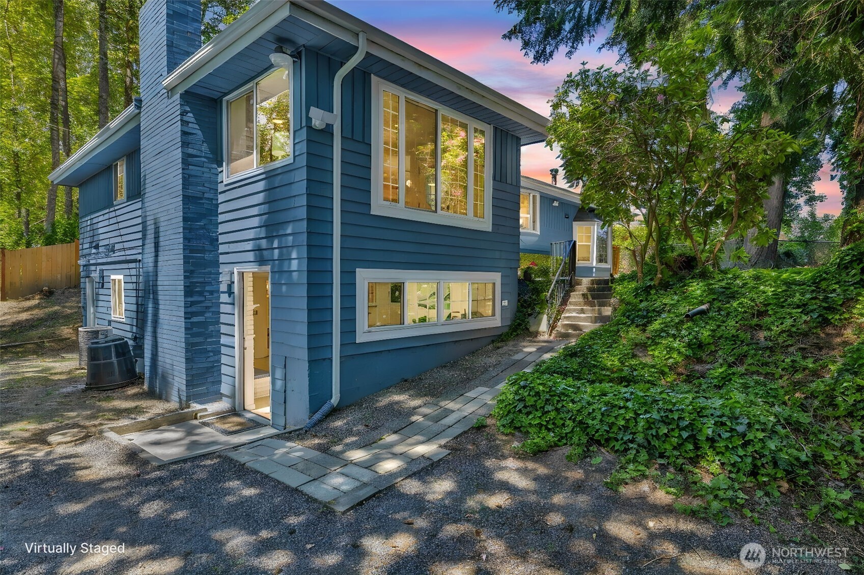 959 Hoquiam Avenue Northeast Renton, WA 98059 - Photo 2 of 38