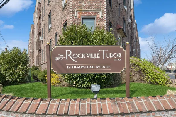 $335,000 | 12 Hempstead Avenue, Unit 3N, Rockville Centre, NY 11570