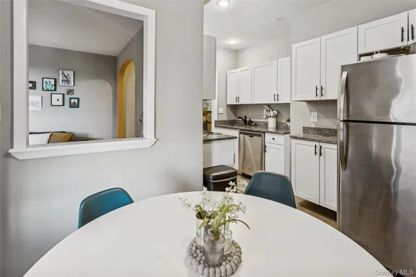 $335,000 | 12 Hempstead Avenue, Unit 3N, Rockville Centre, NY 11570