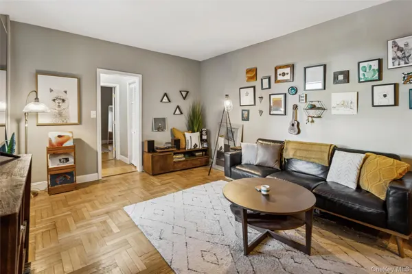 $335,000 | 12 Hempstead Avenue, Unit 3N, Rockville Centre, NY 11570