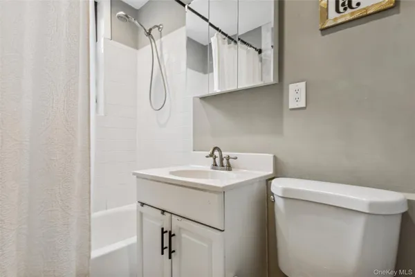 $335,000 | 12 Hempstead Avenue, Unit 3N, Rockville Centre, NY 11570