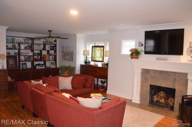 326 Linwood Avenue Rochester, MI 48307 - Photo 4 of 26 326 Linwood.JPG 8