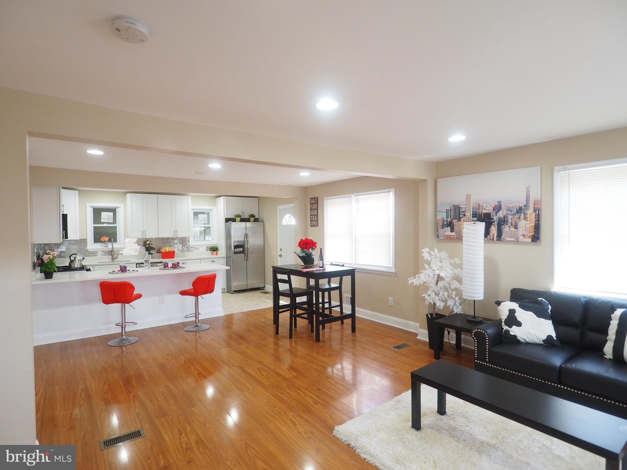 5725 Arnhem Road Baltimore, MD 21206 - Photo 1 of 33 Living Area