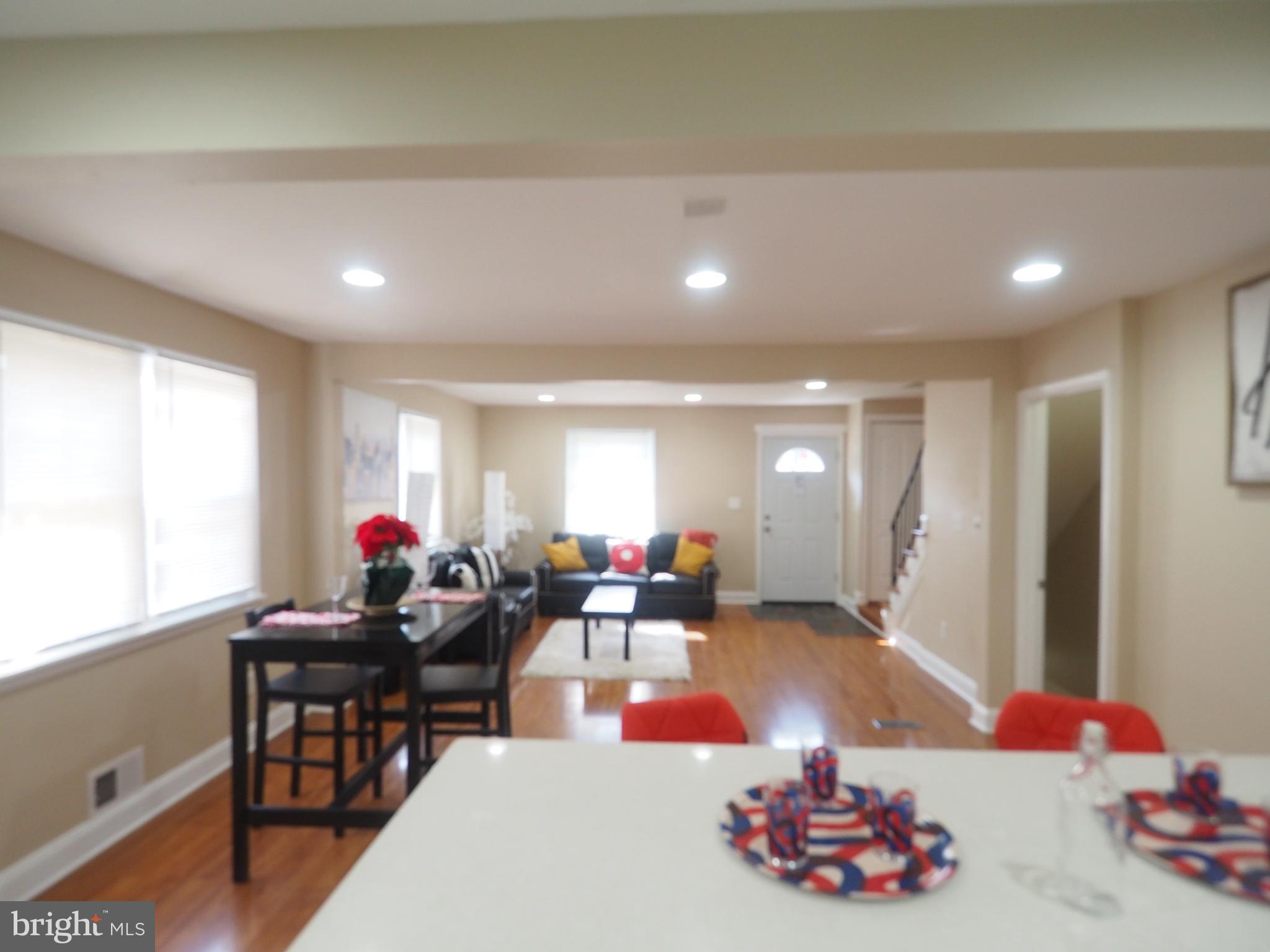 5725 Arnhem Road Baltimore, MD 21206 - Photo 14 of 33 Living Area
