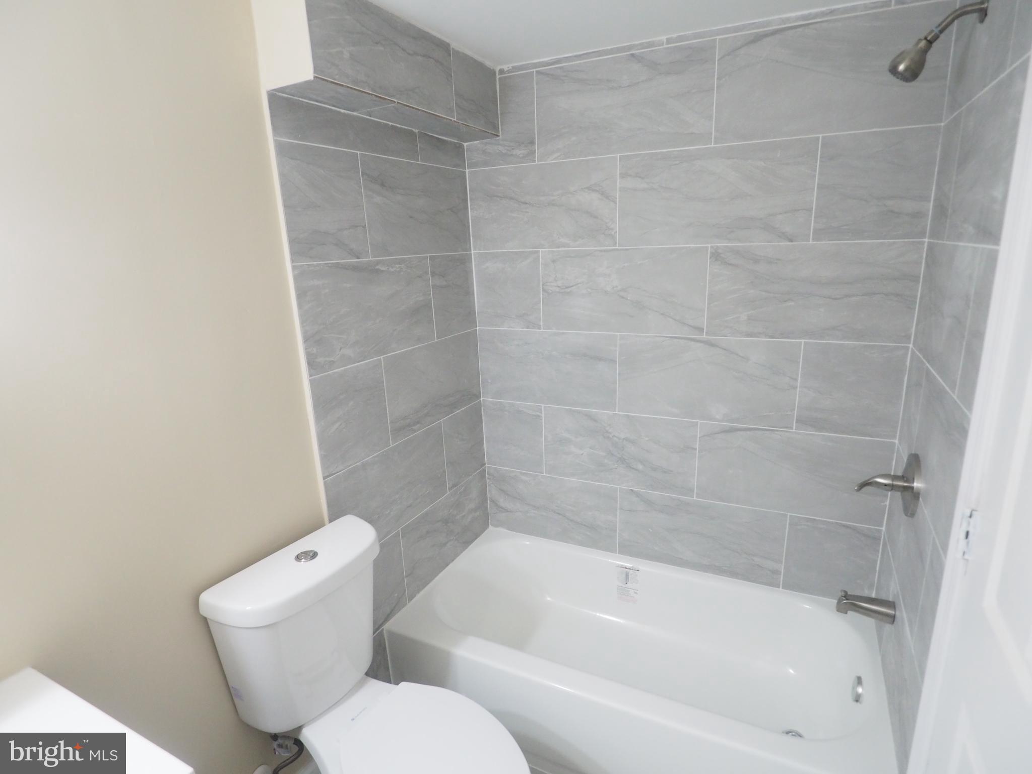 5725 Arnhem Road Baltimore, MD 21206 - Photo 20 of 33 Bathroom