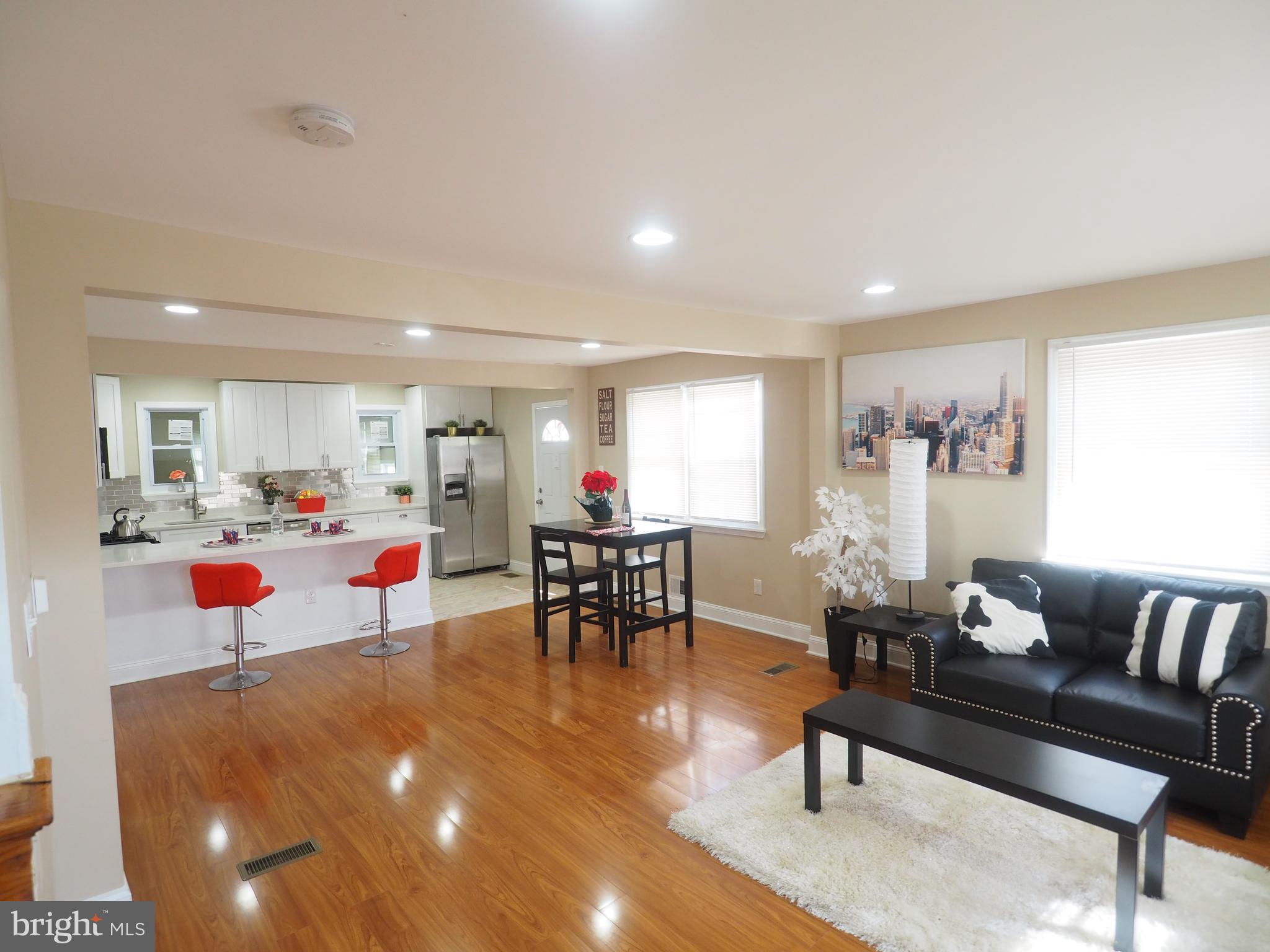 5725 Arnhem Road Baltimore, MD 21206 - Photo 29 of 33 Living Room