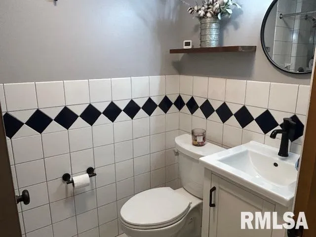 $190,000 | 1119 3rd Avenue, Fulton, IL 61252