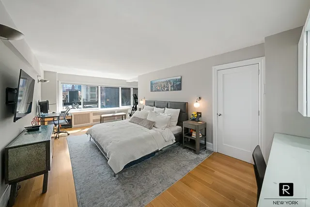 $2,950,000 | 240 East 55th Street, Unit 7BG | Midtown East