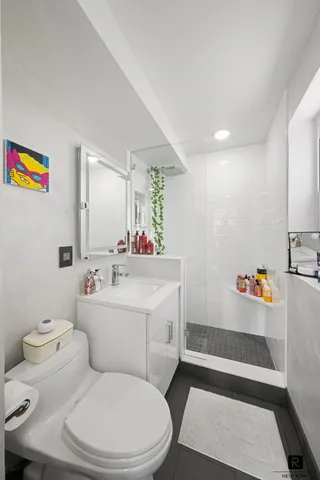 $2,950,000 | 240 East 55th Street, Unit 7BG | Midtown East