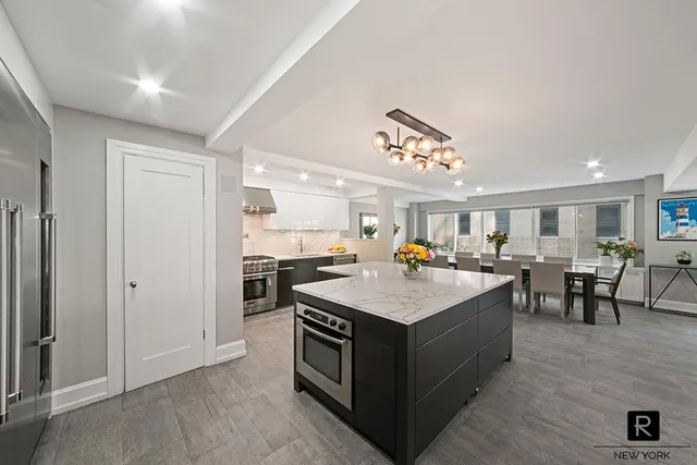 $2,950,000 | 240 East 55th Street, Unit 7BG | Midtown East